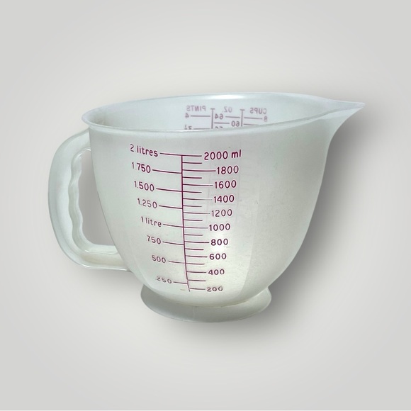 Vintage Tupperware Measuring Cup with Lid - Picture 13 of 16